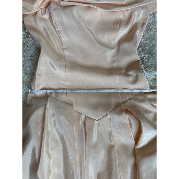 Vintage 1950s Peach Taffeta Off-Shoulder Drop-Waist Gown Rhinestone Bow Size 6 - Picture 8 of 14